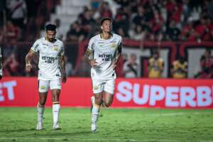 Atlético-GO 1 x 2 Criciúma - Carvoeiro marca no último lance e sai do Z4