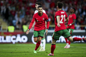 AMISTOSOS: Cristiano Ronaldo marca duas vezes e comanda Portugal diante da Irlanda