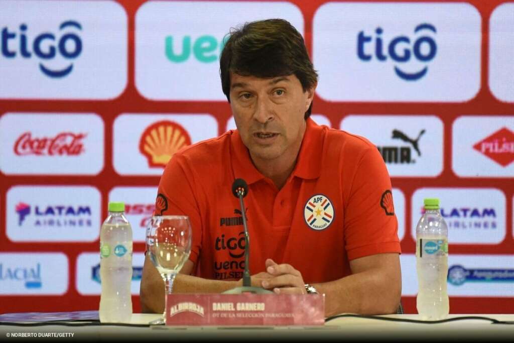 Técnico do Paraguai critica Vini Jr. após derrota: ‘Árbitro precisa impor limites’