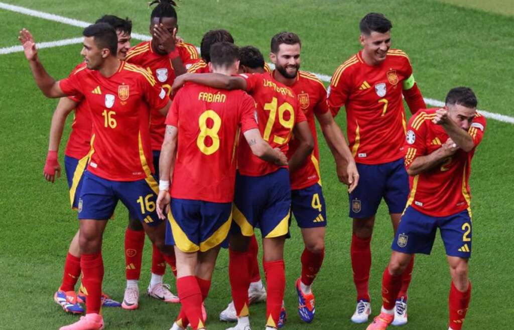 EUROCOPA: Espanha arrasa a Croácia no primeiro tempo e estreia com vitória convincente