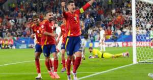 EUROCOPA: Espanha domina Itália, mas só consegue vitória e classificação graças a gol contra