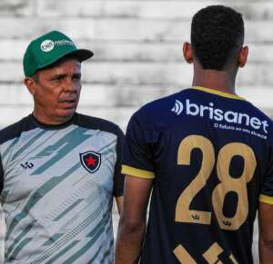 Série C: Com dedo do treinador, Botafogo-PB vence mais uma e segue na liderança