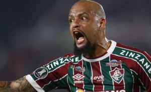 Felipe Melo é expulso após agredir funcionário do Atlético-GO em derrota do Fluminense