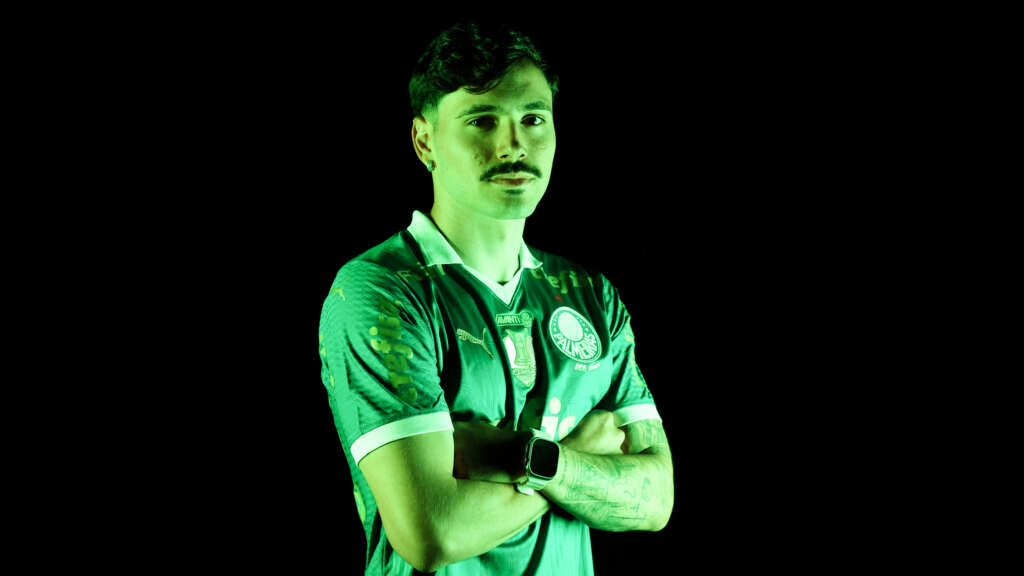 Palmeiras oficializa contratação do meia Maurício, ex-Internacional