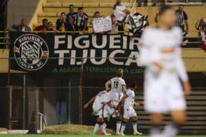 Autor de golaço pede que Figueirense 'mantenha a mesma batida' na busca por classificação na Série C