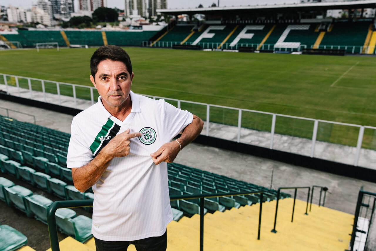 Figueirense lanca camisa comemorativa de 30 anos de titulo historico