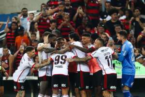 Após críticas e gol, Gabigol desabafa e revela desejo de ficar no Flamengo ‘por muito tempo’
