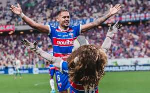 BRASILEIRÃO: Flamengo tropeça e Bahia encosta; Corinthians fica no Z4