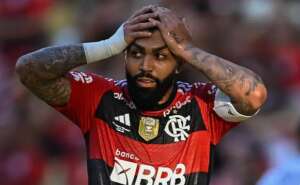 Flamengo 'castiga' Gabigol e o tira do jogo contra Cruzeiro