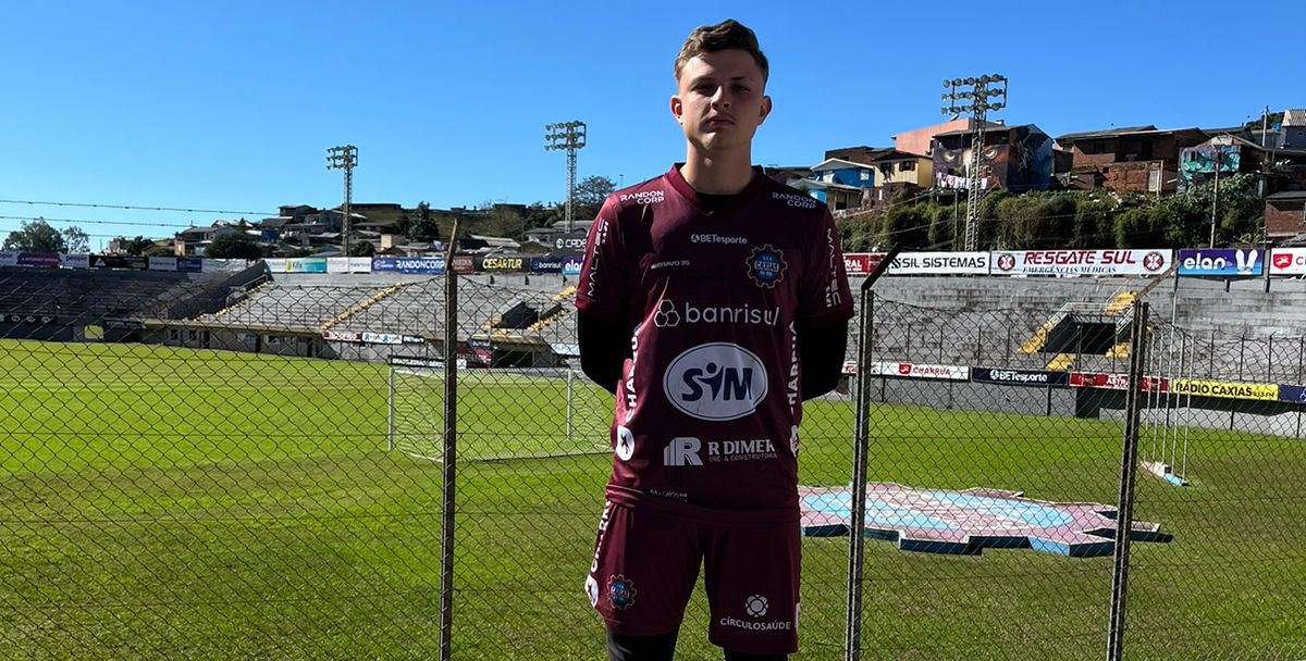 Jovem goleiro de 16 anos revelado pelo BFA acerta com Caxias-RS