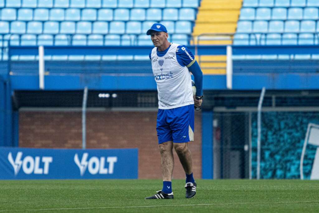 Com três desfalques, Avaí terá mudanças para continuar brigando pela liderança da Série B