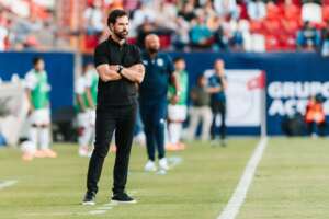 Coritiba coloca na mira técnico brasileiro que estava no México para sequência da Série B