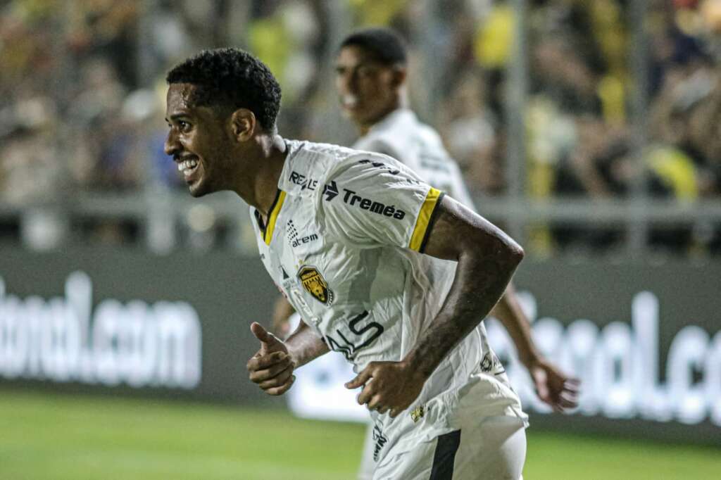 Zagueiro do Amazonas celebra vitória na Série B: “A gente estava precisando”