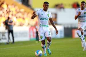 Jonathan Cafú brilha na goleada do Cuiabá diante do Criciúma com duas assistências