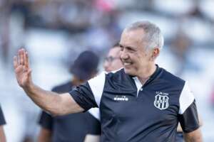 Nelsinho Baptista mantém invencibilidade em estreias pela Ponte Preta: 'Me senti um menino'