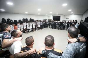 'Vitória com cara de Operário-PR', avalia técnico após reabilitação na Série B