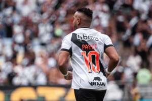 Payet sente dores na coxa e vira desfalque do Vasco contra o Palmeiras