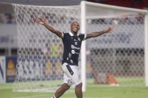 Série C: Atacante do Remo-PA firma pés no chão e garante permanência: 