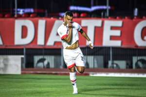 São Paulo 2 x 1 Criciúma - Tricolor espanta nova zebra e volta a vencer no BR