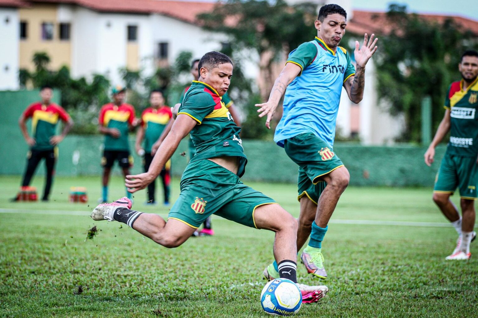 Sampaio CorrEa intensifica preparacao para encarar o Londrina