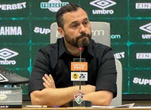 Presidente do Fluminense cita fase ruim para saída de Diniz e lamenta desfecho: 'Choramos muito'