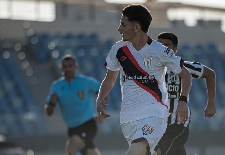 Joia do sub-20 do Atlético-GO brilha com 2 assistências em vitória contra o Ceará 2 Screenshot 10 6