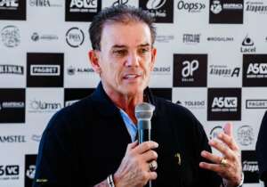 'Rei do Acesso' é cotado para assumir o Caxias na Série C