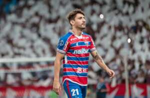 Jogador do Fortaleza acusa meia do Atlético-MG de racismo em jogo do Brasileirão