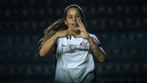 PAULISTÃO FEMININO: Vic Albuquerque faz 100º gol e Corinthians vence São Paulo de virada