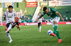 Guarani 0 x 1 Operário-PR - Fastasma cola no G4 e explode de vez a crise no Bugre