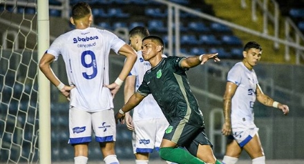 Floresta vence a primeira na Série C