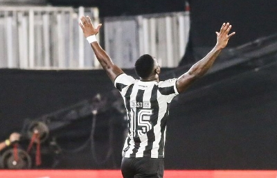 BRASILEIRÃO: Botafogo dorme líder, Galo segue invicto e Timão cede o empate