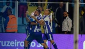 SÉRIE B: Santos e Guarani seguem em crise, Operário-PR entra no G4 e Avaí dorme líder