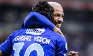 Cruzeiro 2 x 0 Athletico-PR - 100% em casa e G-6 recuperado