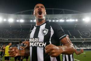 Botafogo x Fluminense - Fogão mira liderança e Flu quer reagir