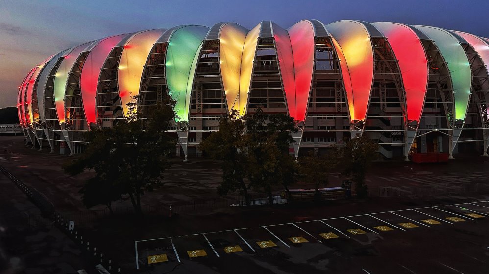 Internacional tira 50 toneladas de entulho do CT e volta a iluminar Beira-Rio