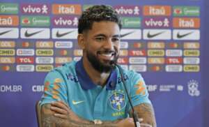 Douglas Luiz vê fragilidade na defesa da seleção brasileira: 'Temos que nos cobrar mais'