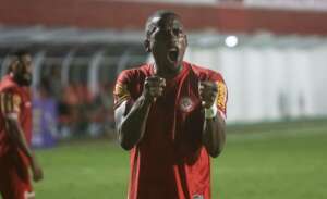 Tombense-MG 3 x 0 Floresta-CE - Gavião Carcará dorme no G-8 da Série C