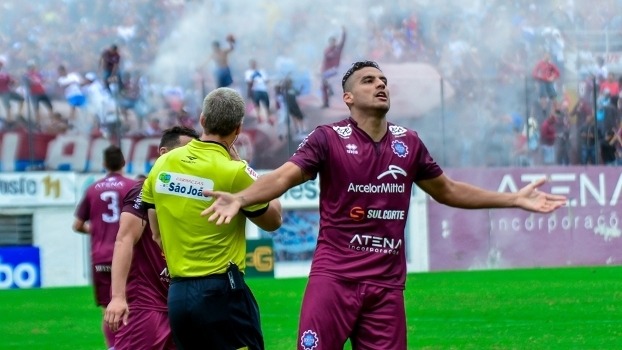 Caxias-RS 2 x 1 Figueirense-SC- Após enchentes no RS, Grená retorna e vence em casa