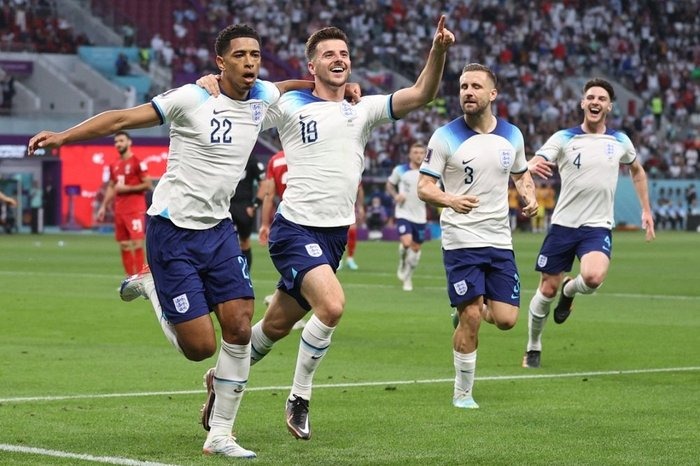 Inglaterra perde amistoso para a Islândia; Alemanha vira no final diante da Grécia