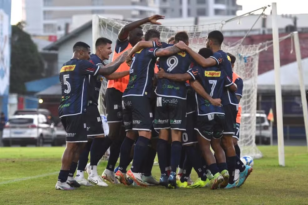 Barra-SC 0 x 1 Cianorte-PR- Leão do Vale vence e encosta no líder