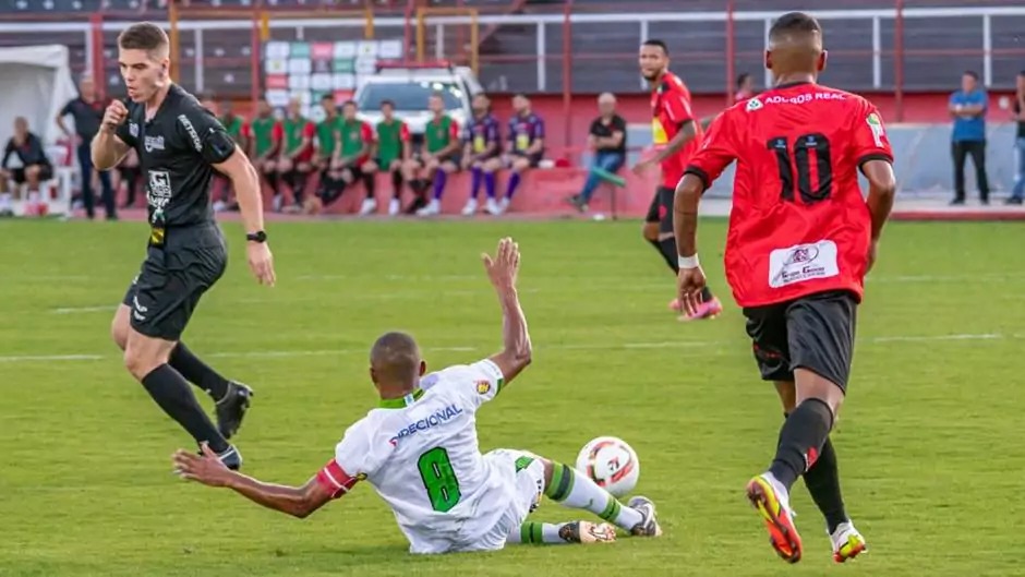 Pouso Alegre-MG x Santo André - Jogo duro pelo G4