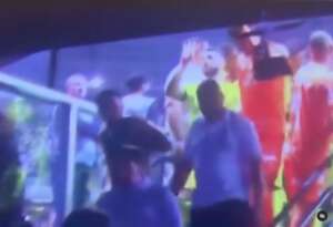 Jogadores do Palmeiras provocam a torcida do Atlético-MG em Belo Horizonte