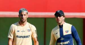 Zubeldía aponta pagamento de 'dívida', mas não admite problemas com elenco do São Paulo