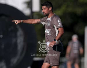 Treinador sobre risco de demissão no Corinthians: 
