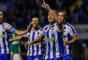 Brusque x Avaí - Leão em busca da liderança; Bruscão quer escapar do Z4