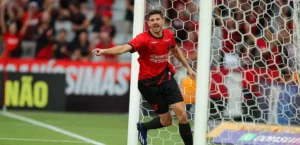 Athletico-PR deve vender atacante para o Colo-Colo e contratar ex-Grêmio