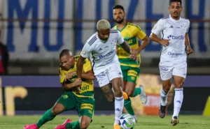 Cruzeiro x Cuiabá - Raposa joga contra tabu para colar nos líderes