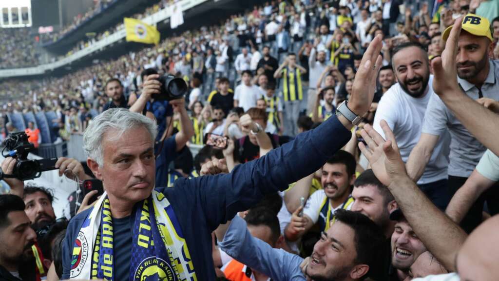 Fenerbahçe revela salário milionário que Mourinho vai receber