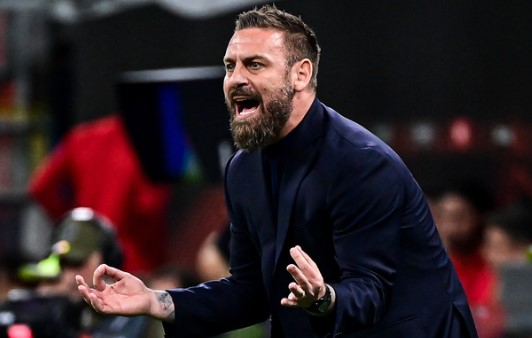 Roma renova contrato do técnico De Rossi até 2027